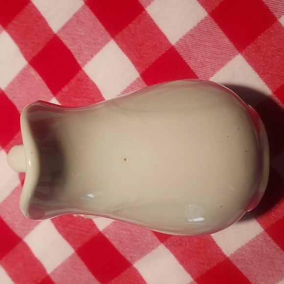 Vintage country Decor.  Small Pitchers lot - Picture 9 of 11